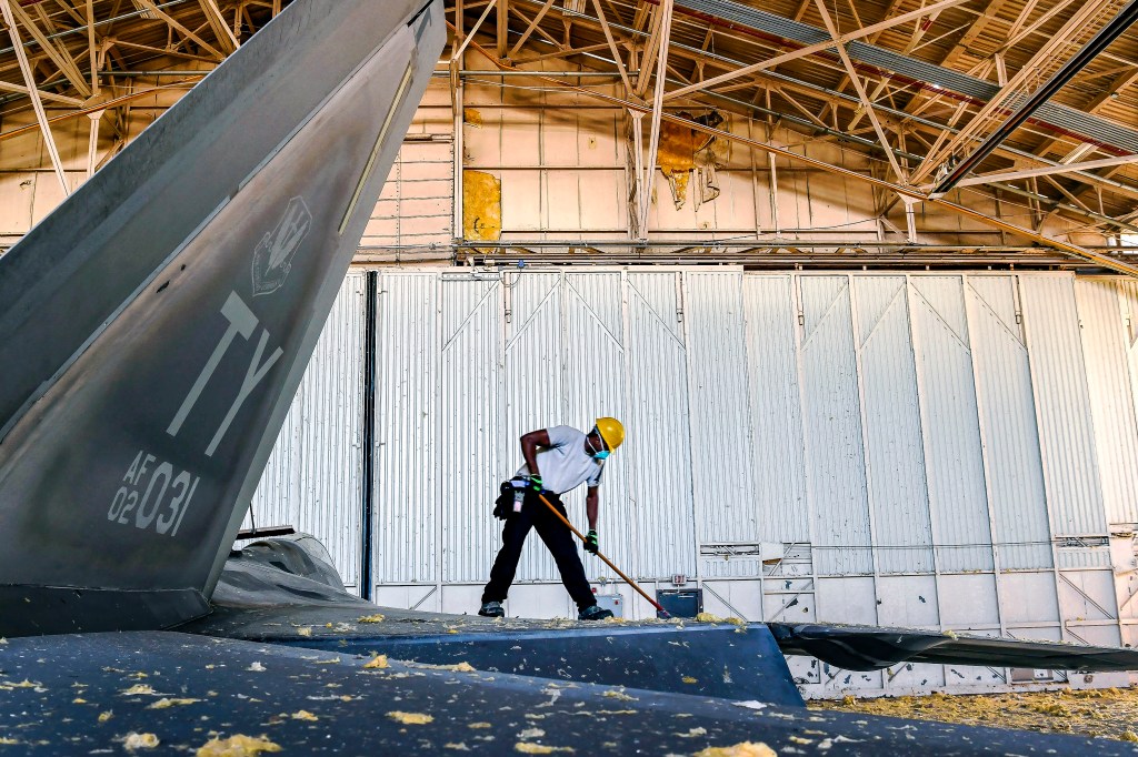 Tyndall F-22s arrive in Hawaii
