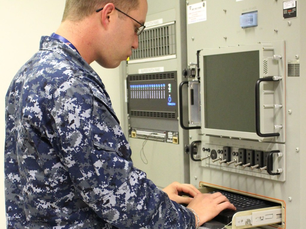 Navy buys more Raytheon satellite terminals