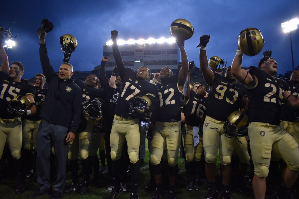 Army can pass, too; Black Knights 35-21 over UTEP