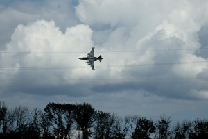 Which fighter jet is best for Ukraine as it fights off Russia?