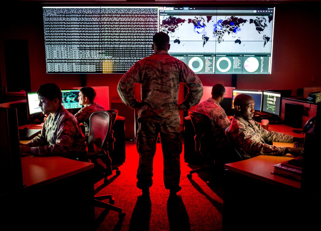 Senate wants better threat sharing between Pentagon and industry