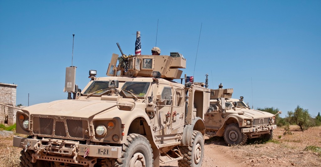 US and Turkish troops coordinate patrols in tense Manbij region of Syria