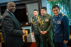 US defense secretary visits Cambodia seeking reset amid China concerns