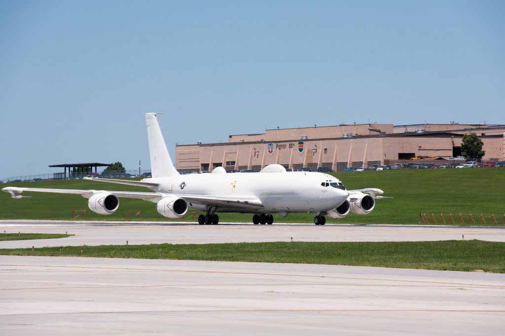 US Air Force, Navy conduct ICBM test aboard nuclear command aircraft