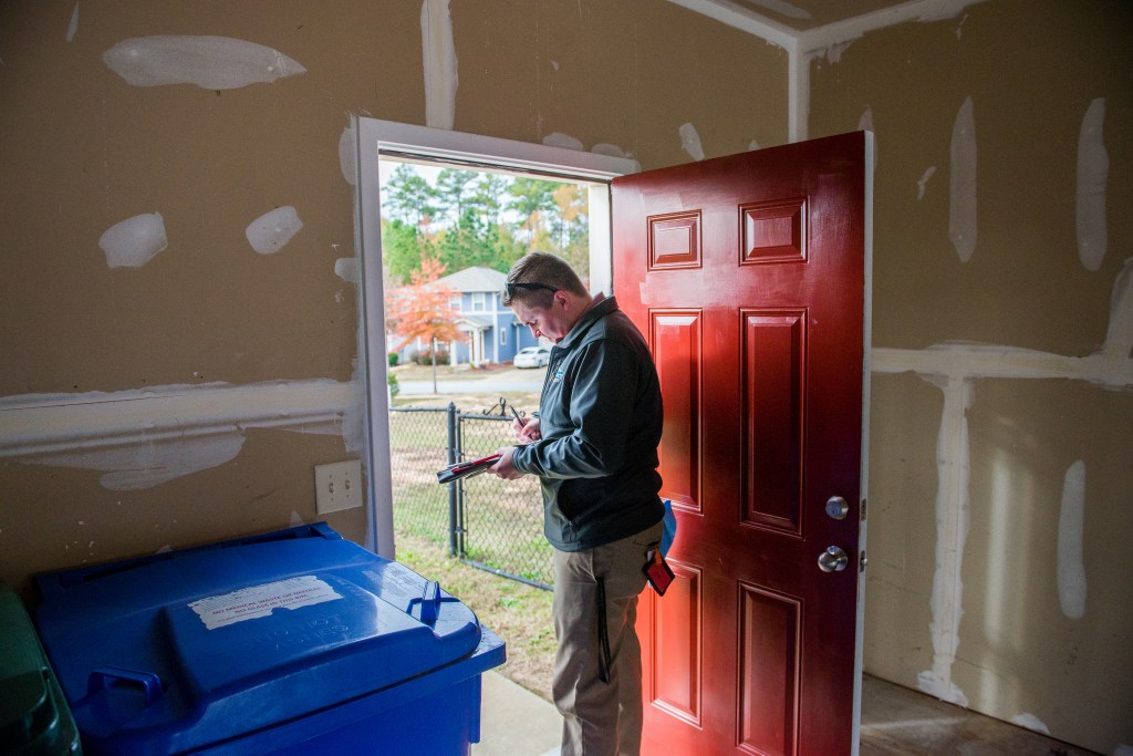 Senators say DOD has a ‘long way to go’ to fix military housing issues