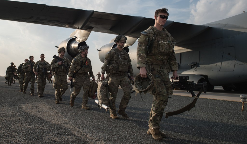 Paratroopers returning from Afghanistan enter quarantine