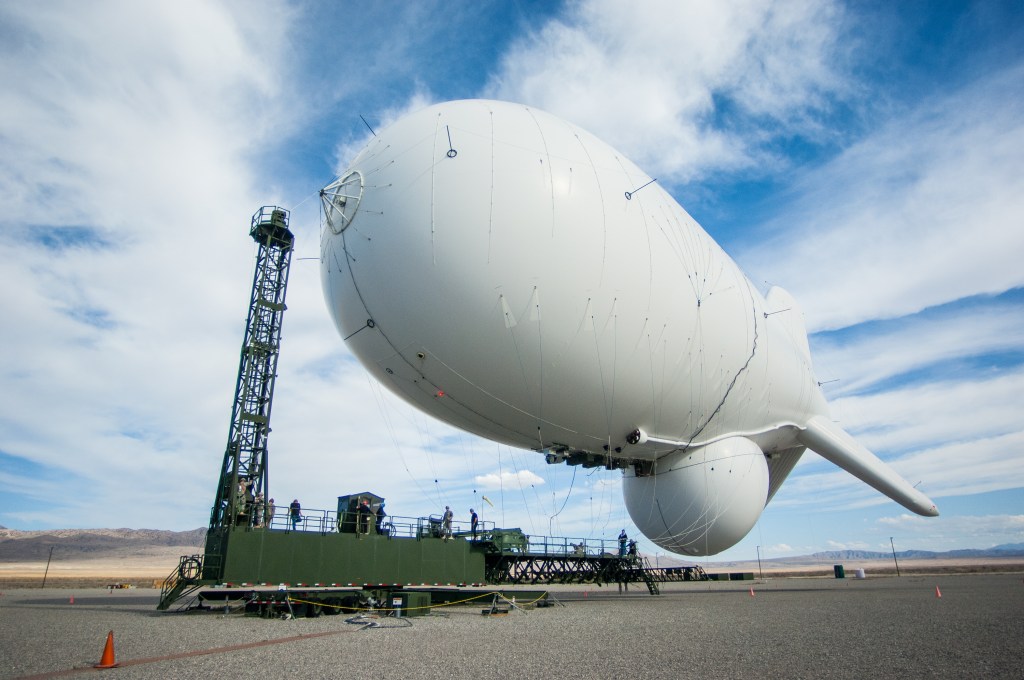 Army missile-defense blimp program moves forward