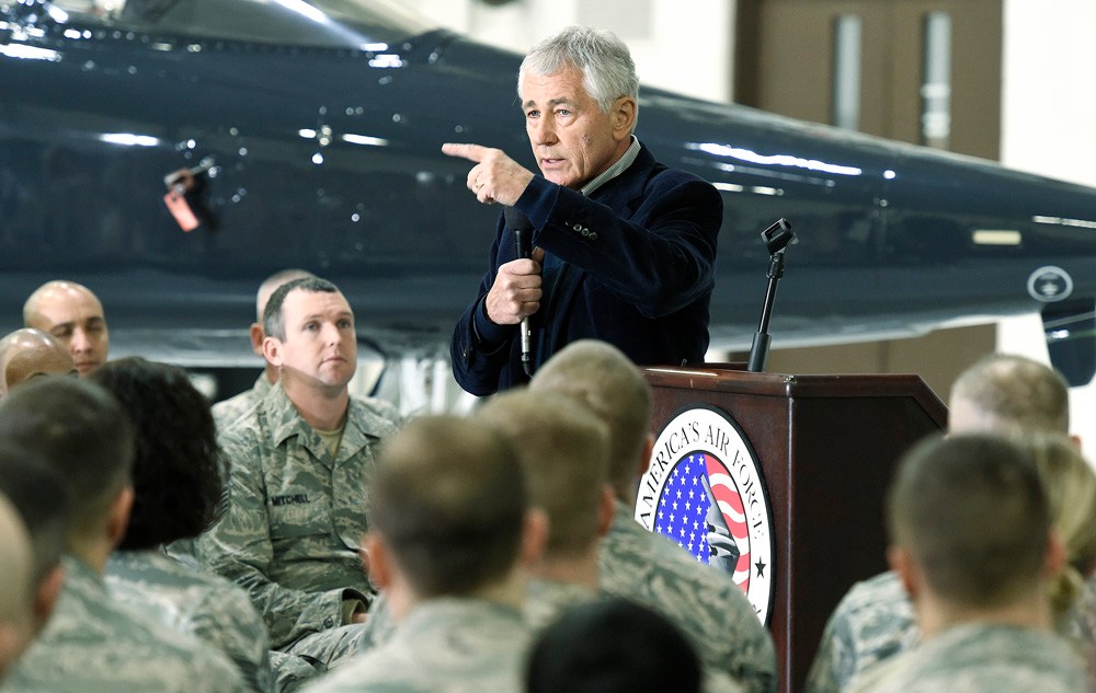 Hagel backs Air Force plans for long-range strike bomber