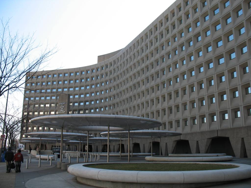 HUD calls Multifamily Housing workers back to office, drawing union ire
