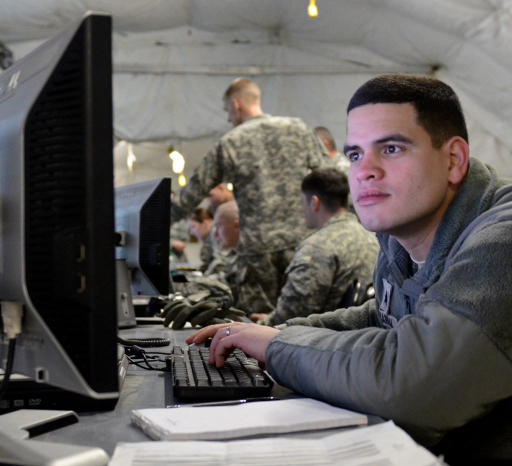 DoD straddles the public cloud fence