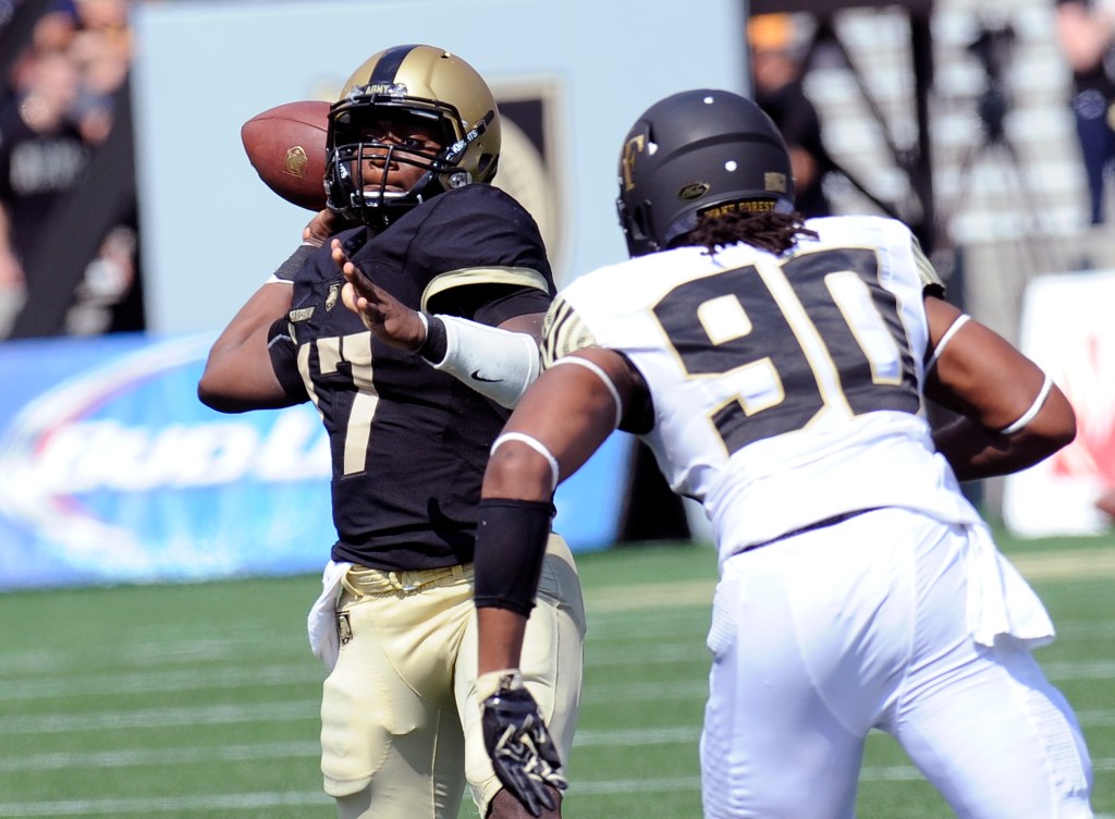 Football: Wake Forest beats Army 17-14 as time expires