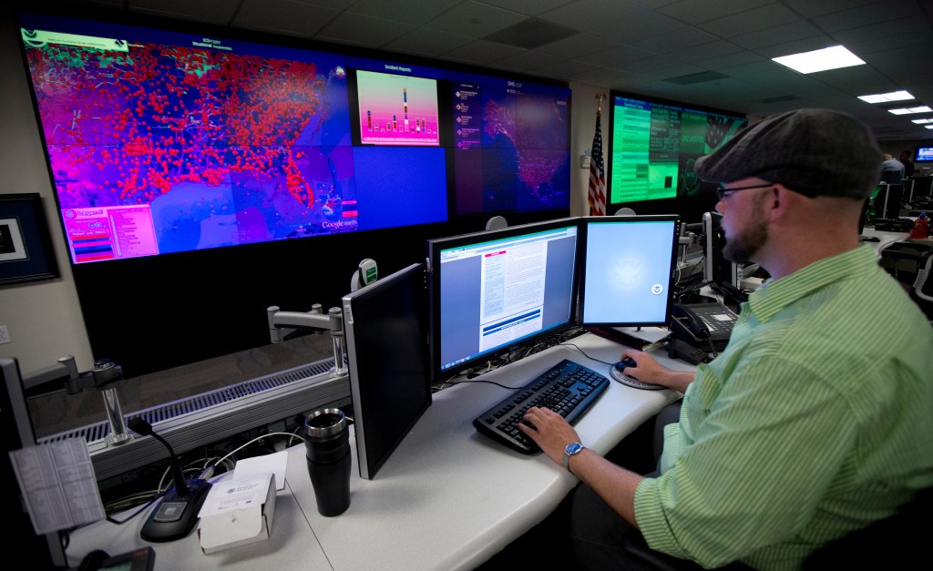 DHS wants a custom cyberthreat warning network