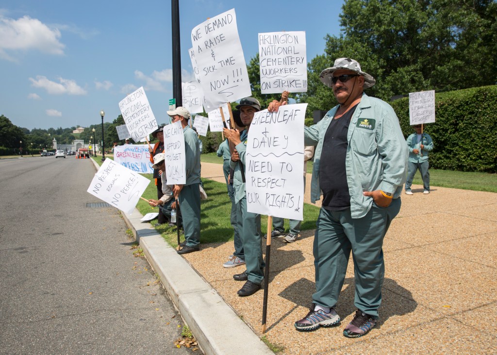 Federal contract employees to see boost in minimum wage for 2023