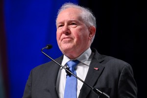 ‘Let the AI do it’: Former Air Force secretary pits machine against human operators