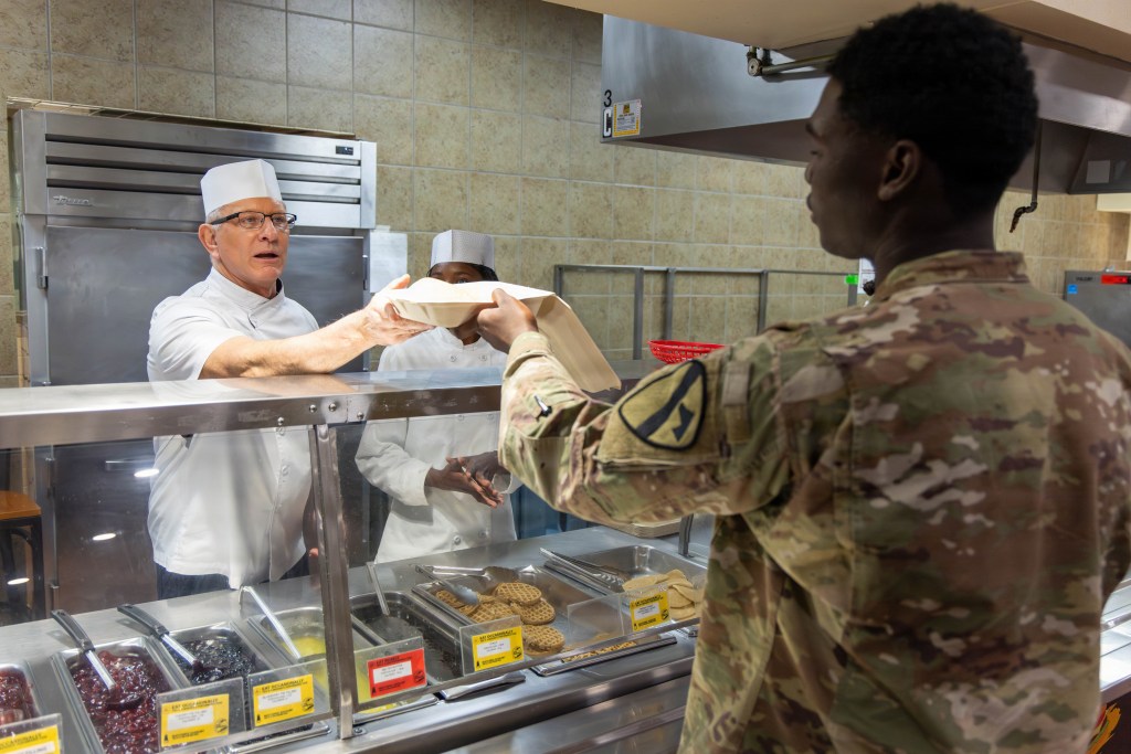 Celebrity chef says he’ll be the ‘bat’ to enforce quality at new Army dining halls