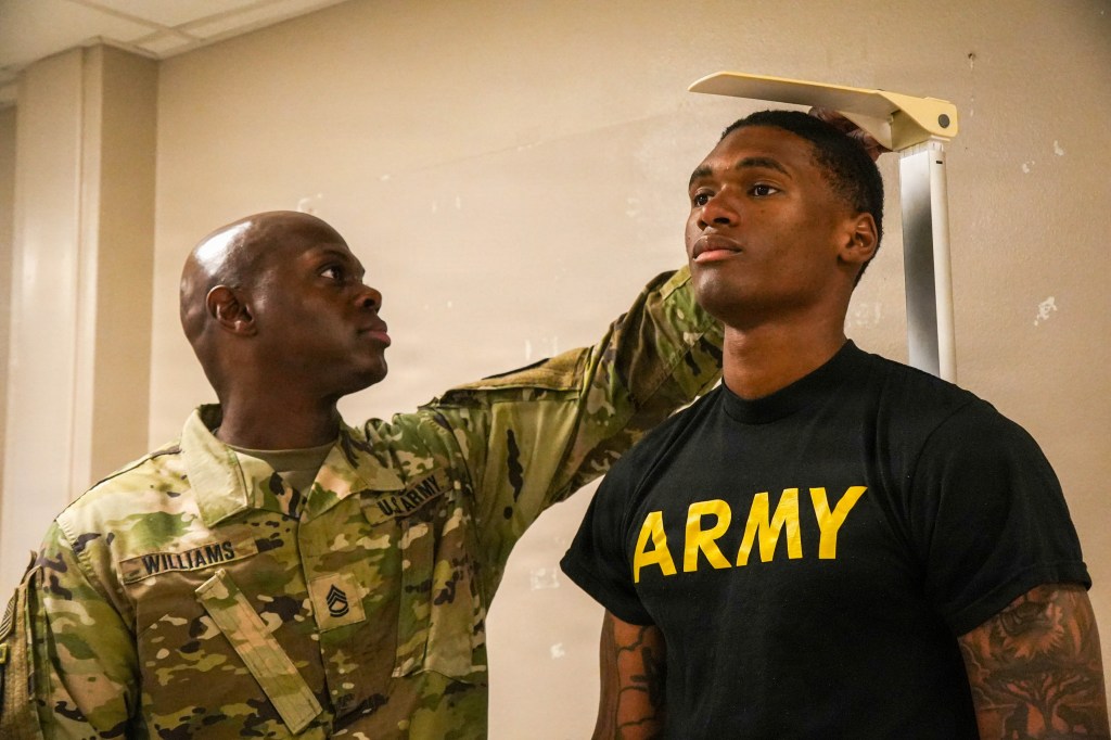 Army scraps height-and-weight tables in favor of waist-to-height assessment