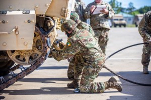 Scarlet for ya: Irish team takes first place on Bradleys in US Army’s armor competition despite having none at home