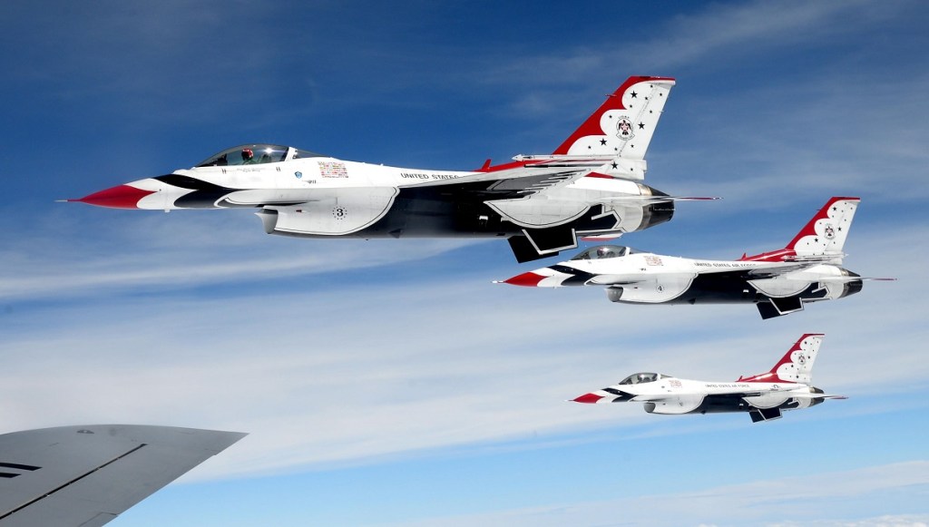Air Force Thunderbirds pilot killed in F-16 crash near Nellis AFB