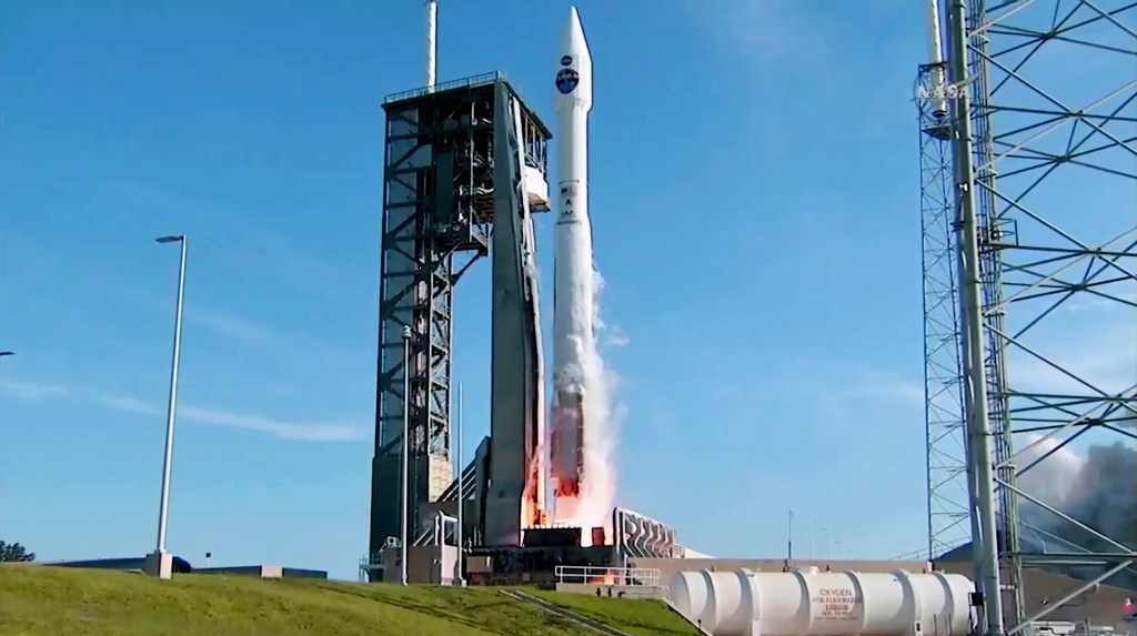 NASA launches last of its longtime tracking satellites