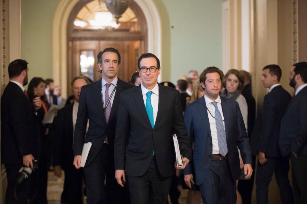 Senate GOP struggles with deficit in work on budget, taxes