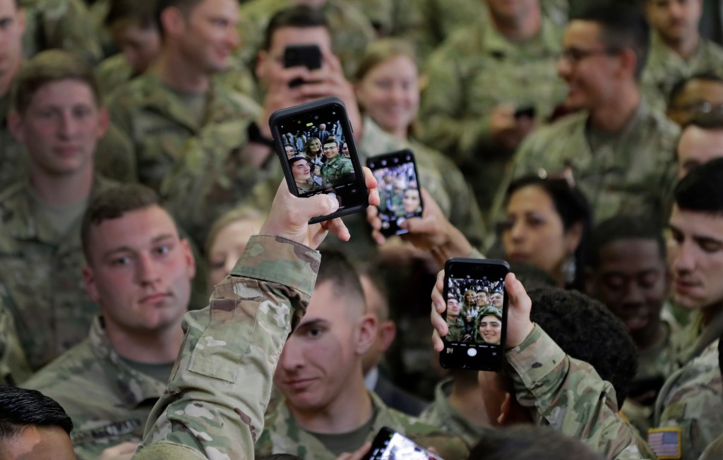 Army orders mass shutdown of official social media accounts