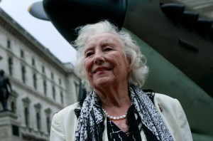 World War II forces sweetheart singer Vera Lynn dies at 103