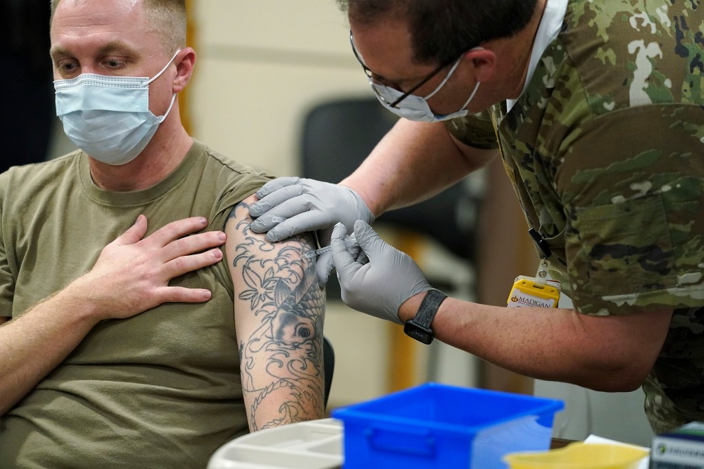 Service leaders have a month to come up with a plan to vaccinate all troops against COVID-19