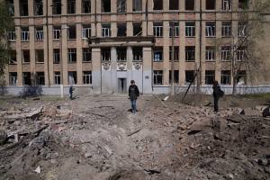Dozens feared dead after Russian bomb levels Ukraine school