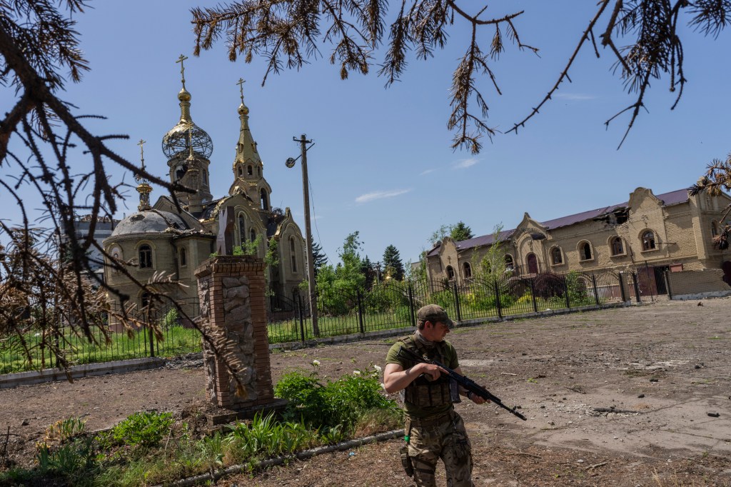Russia warns West of weapons repercussions, pounds Ukraine