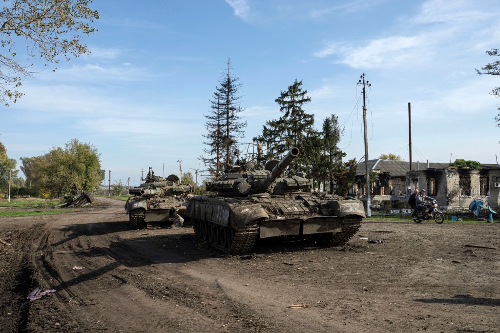 2 Russians fleeing military service reach remote Alaska island