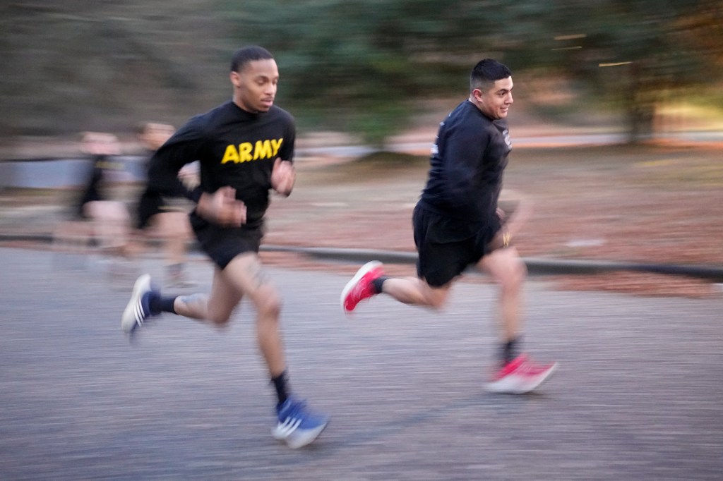 Pandemic pounds push 10,000 Army soldiers into obesity