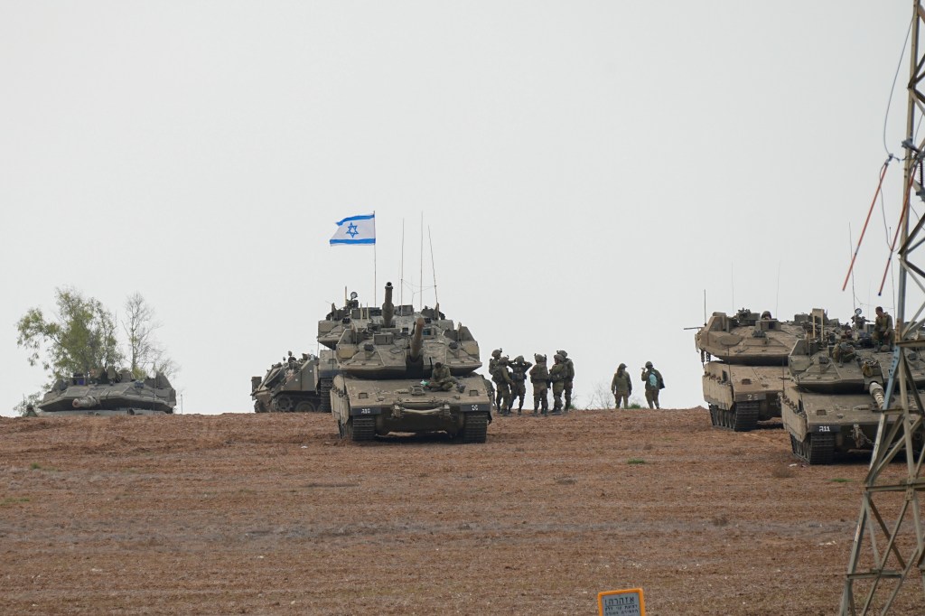 US begins delivering munitions to Israel as American death toll rises