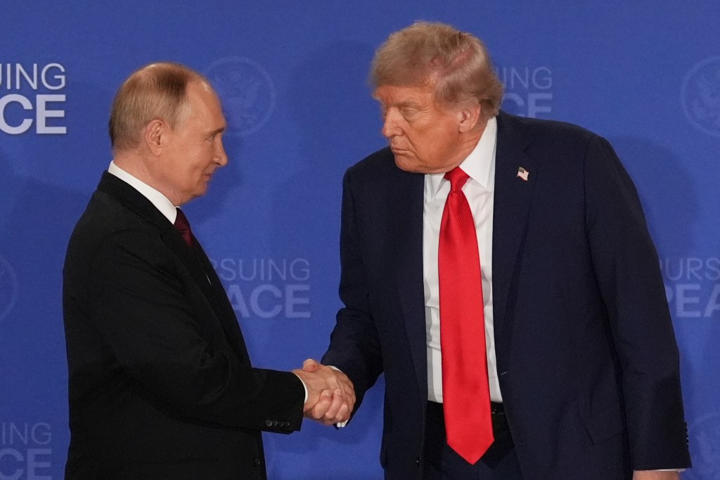 Trump says he’ll meet with Putin in Hungary