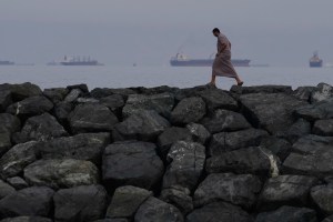 US bombs key Iranian island amid oil concerns
