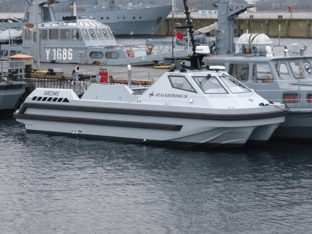 Autonomous mine-hunting boat will be delivered to the British Navy this winter