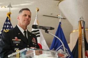 Newly retired 3-star, former commander of 8th Army, 2nd Infantry Division, dies