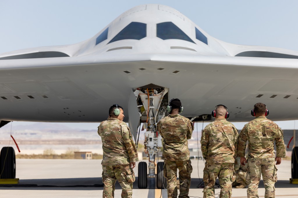 US Air Force needs 500 next-gen fighters, bombers to beat China, think tank says