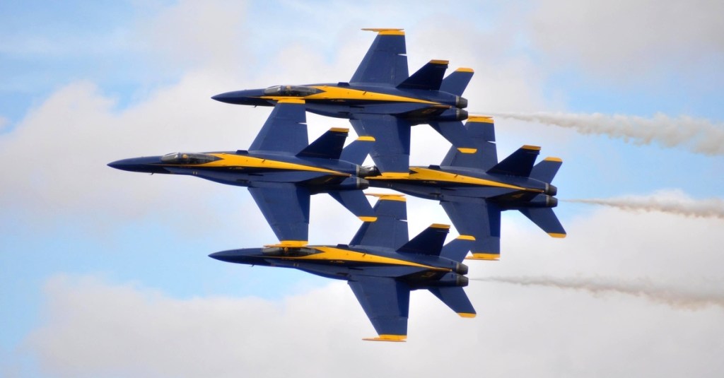 Blue Angels pilot makes emergency landing