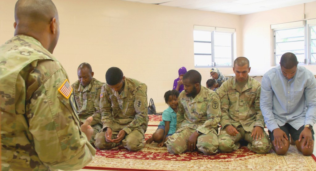 Muslim Americans as likely to join military as other groups, poll says