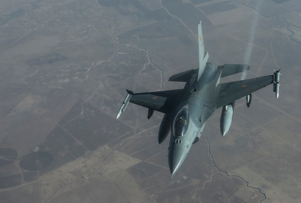 Pentagon to pit AI against human pilots in live fighter trials