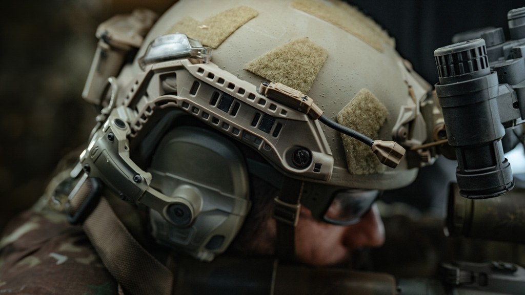 New helmet-mounted power, data combo devices premiere at SHOT Show