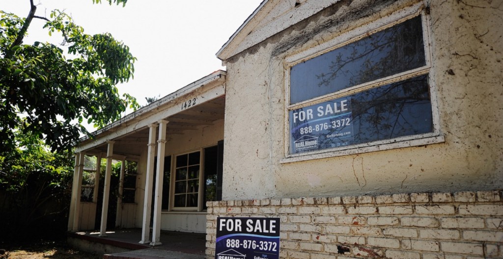 VA urges mortgage firms to extend foreclosure pause until next year