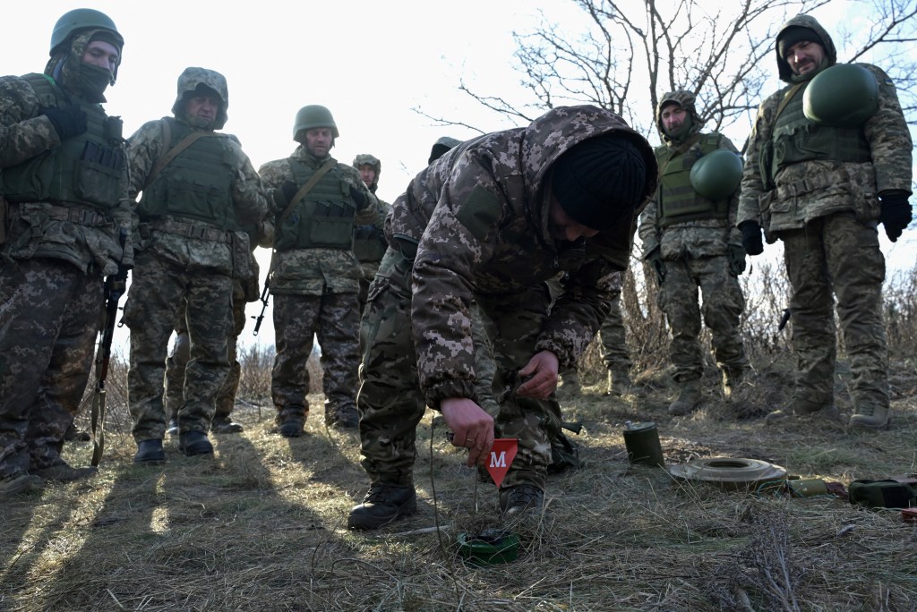 Poland eyes 1 million landmines for borders with Belarus, Russia