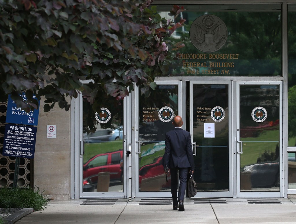 OPM: Executive branch employed vets more, still paid them less in FY2016