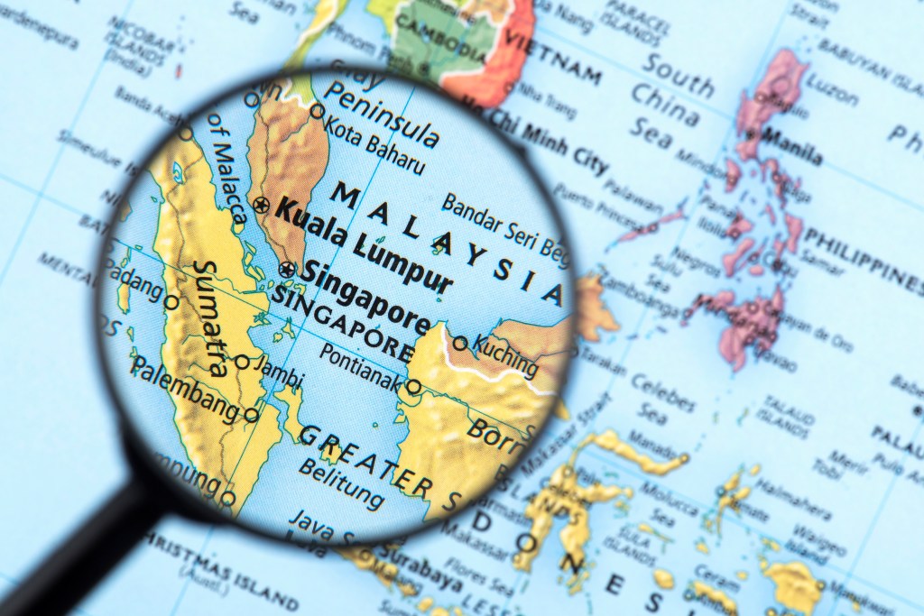 How do Singapore’s air capabilities compare to those of its neighbors?