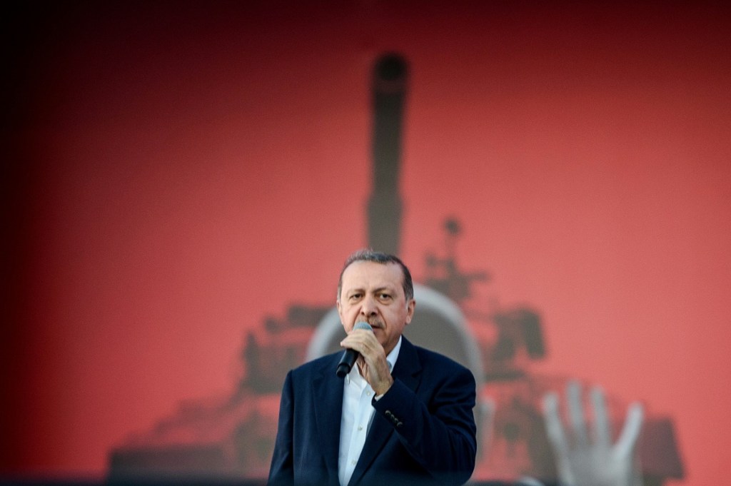 Turkey hires 3 companies to build indigenous long-range air defense system