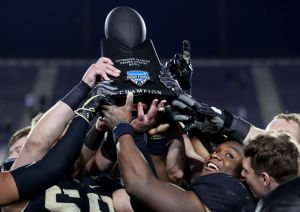 2-point gamble, late TD help Army beat San Diego State 42-35