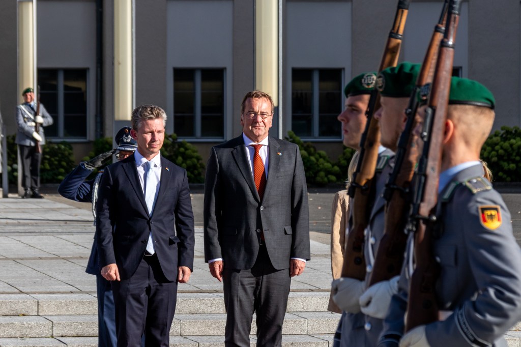 German defense boss urges ‘prudence’ over airspace breaches by Russia