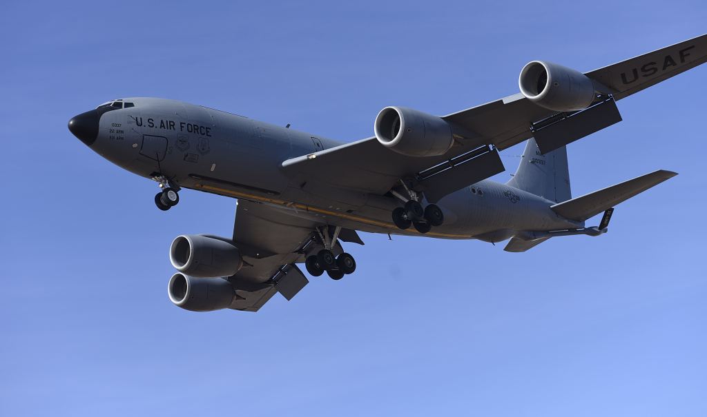 Military may take months to gauge 5G safety risks to aircraft