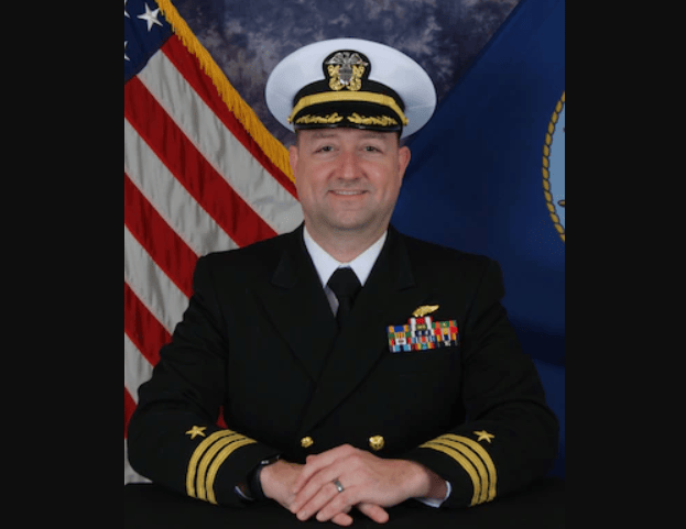 Navy relieves commander of deployed Growler squadron